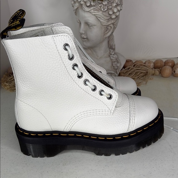 Dr. Martens Sinclair Platform Bootie (Women) Sz 8 NWOB - Picture 6 of 15